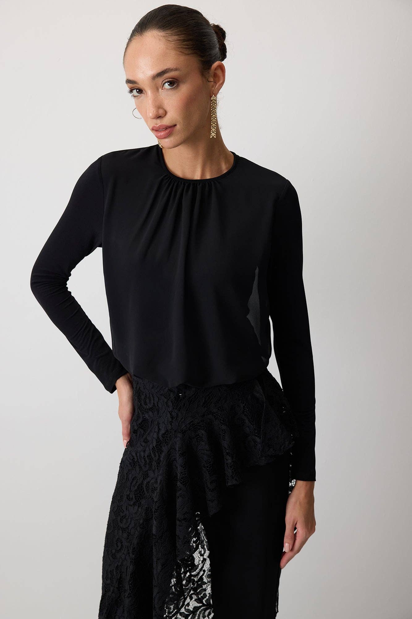 Body in chiffon arricciato con bottoni a pressione