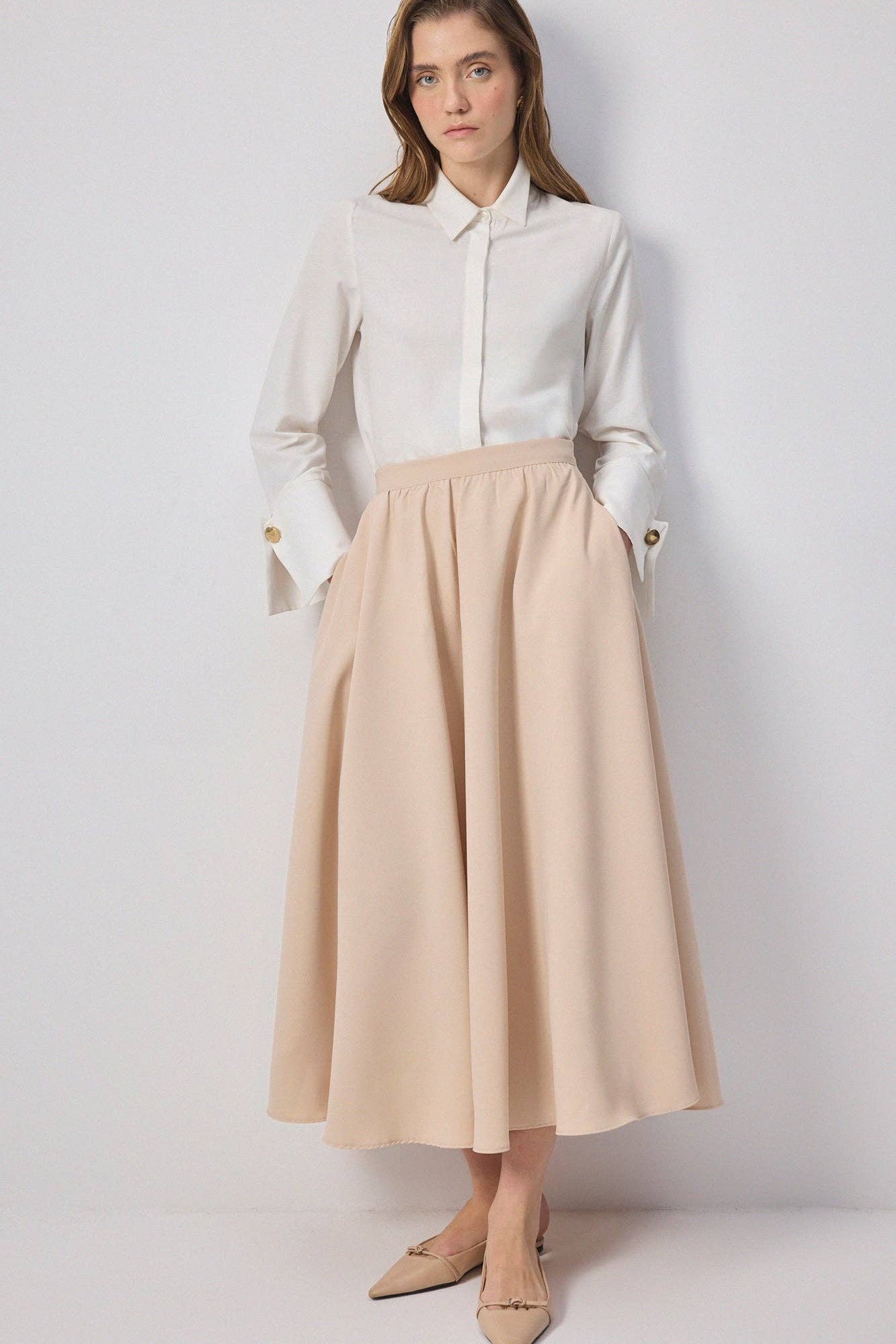 Gonna midi a trapezio in crepe beige fluido