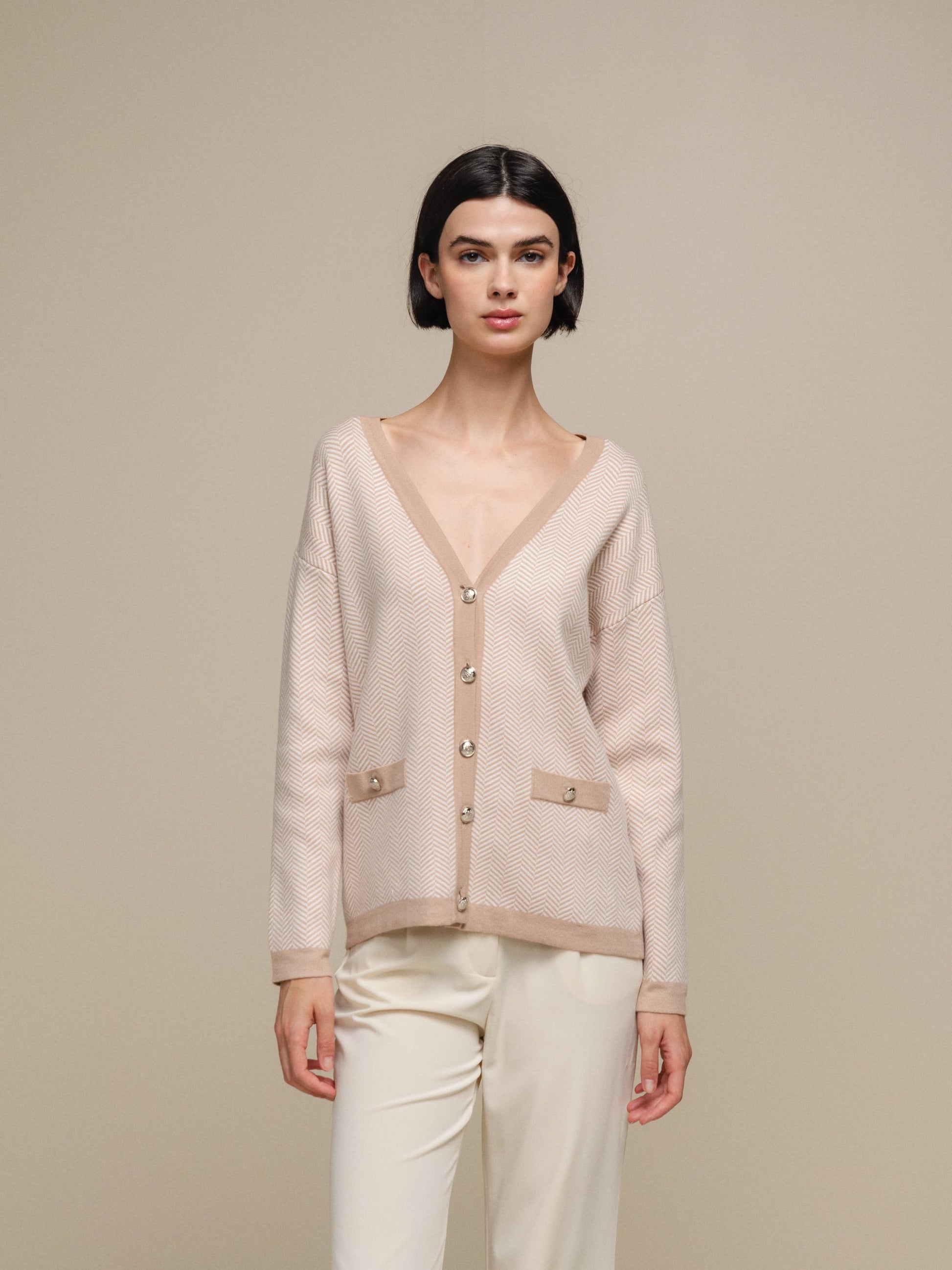 Cardigan in maglia a spina di pesce con bottoni