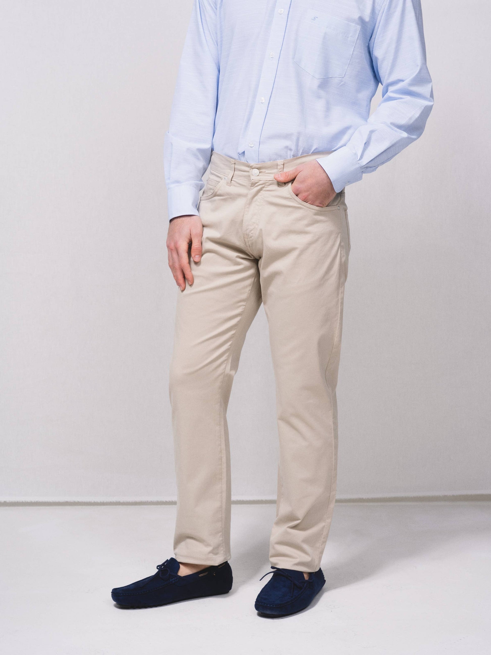 Pantaloni chino regular fit a cinque tasche