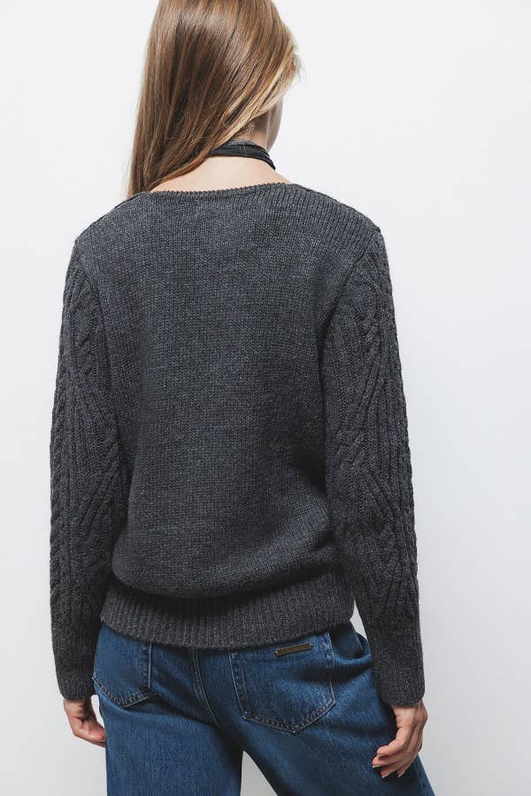 Maglione in maglia strutturata con scollo a V