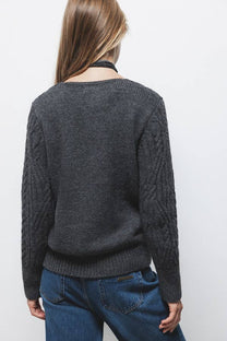 Maglione in maglia strutturata con scollo a V