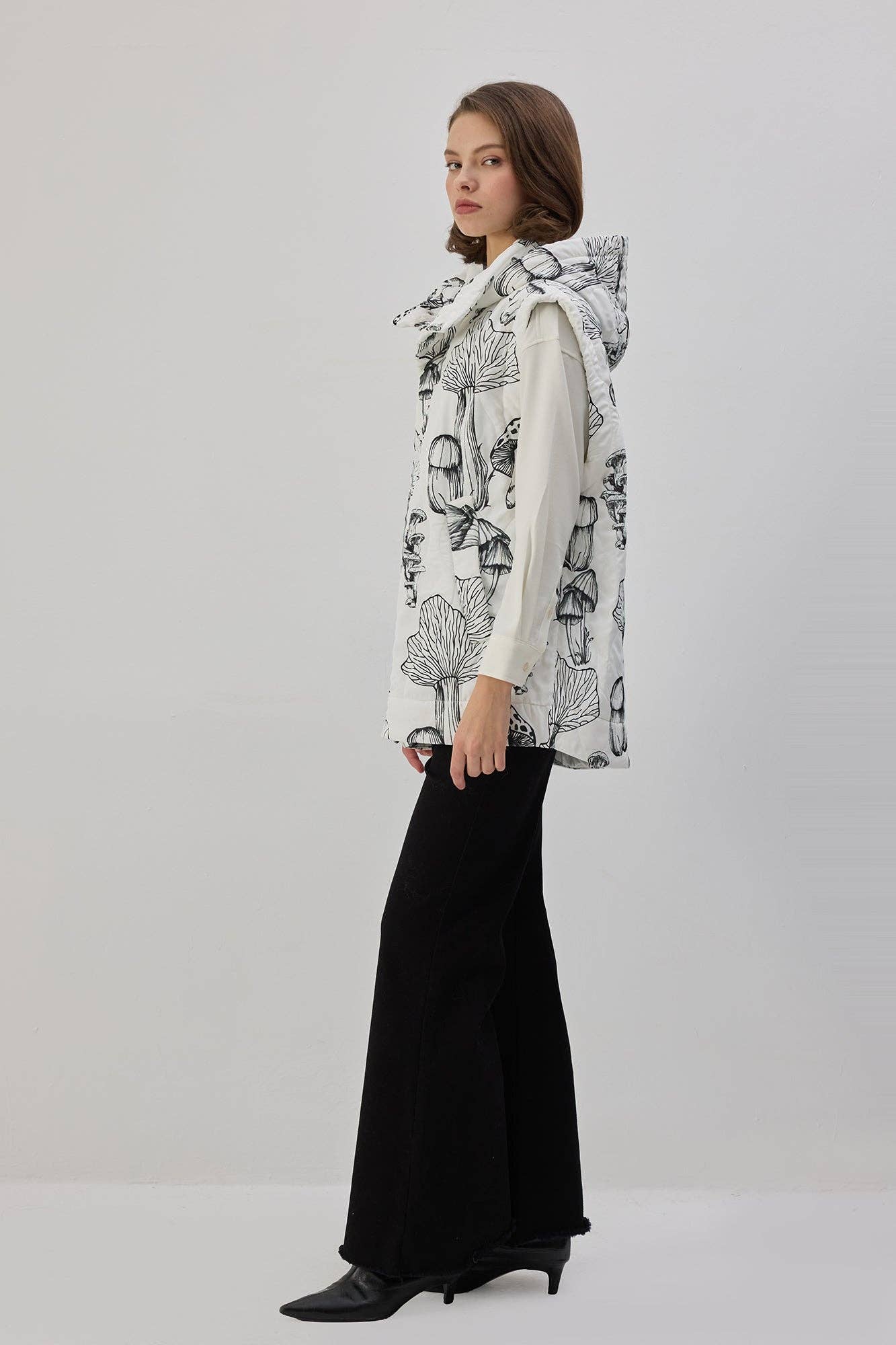 Gilet imbottito con cappuccio
