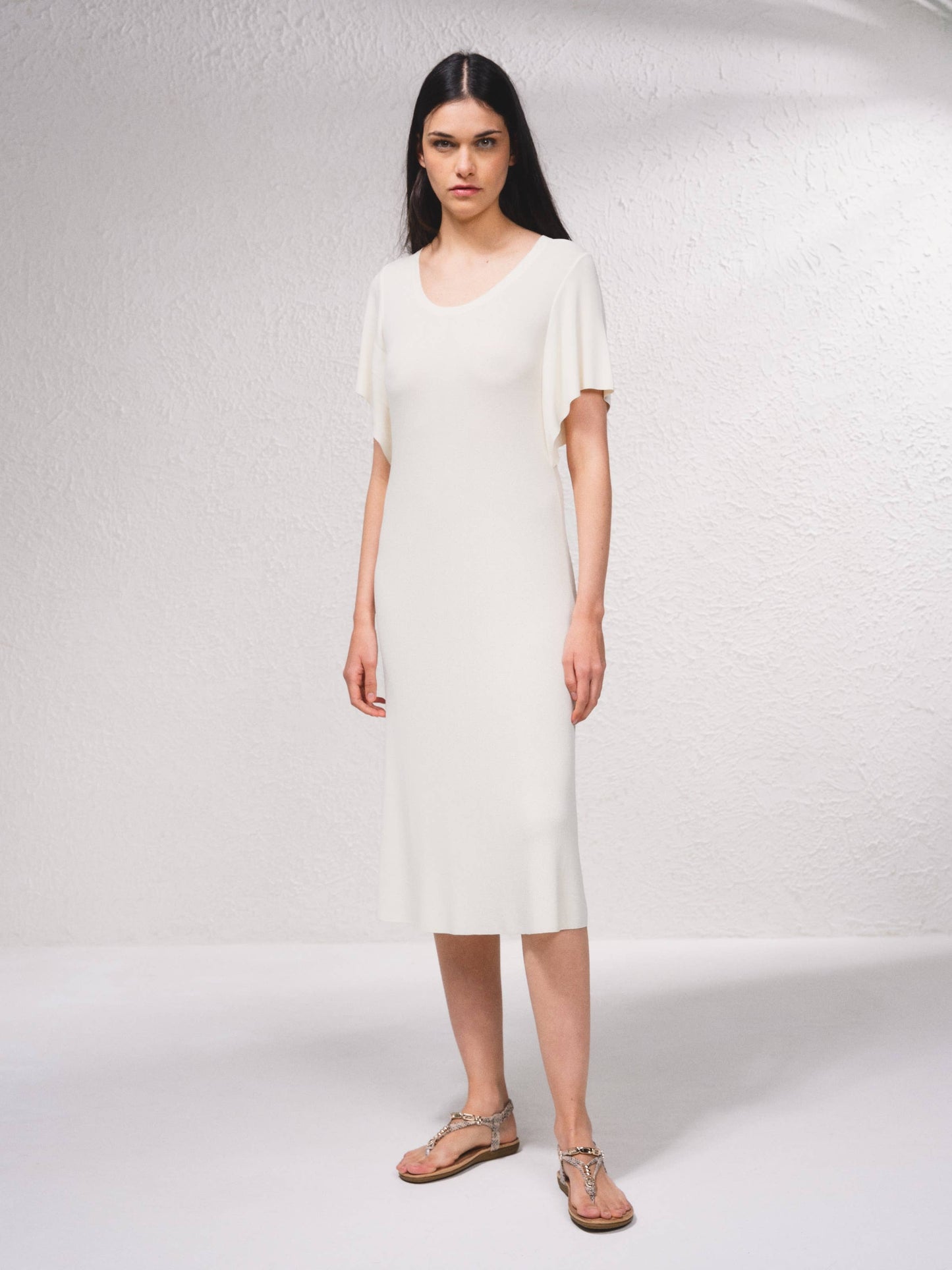 Abito midi in maglia a coste con maniche fluide