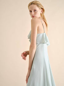 Abito midi con spalline sottili e balze