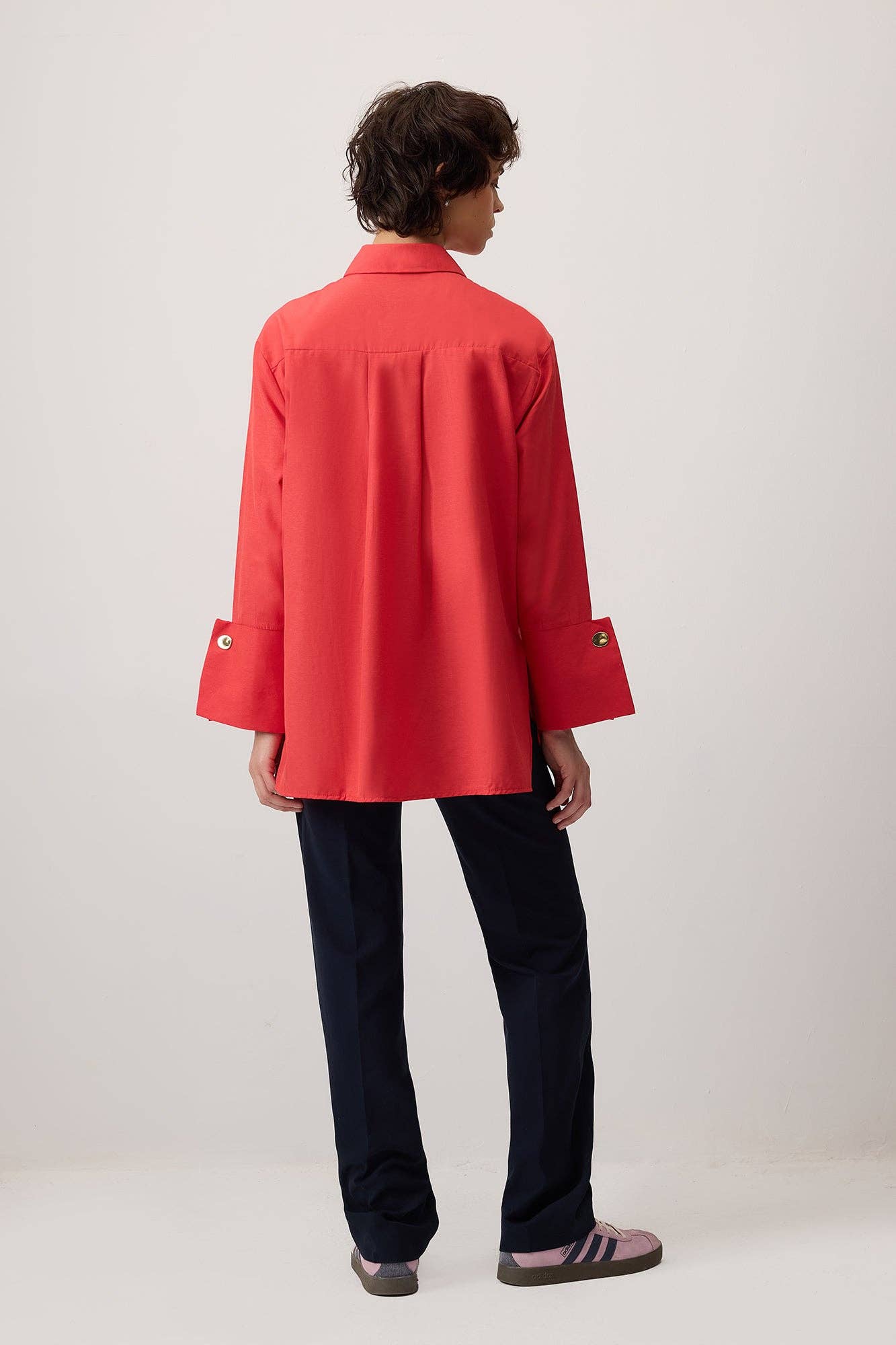 Camicia in popeline con polsini ampi
