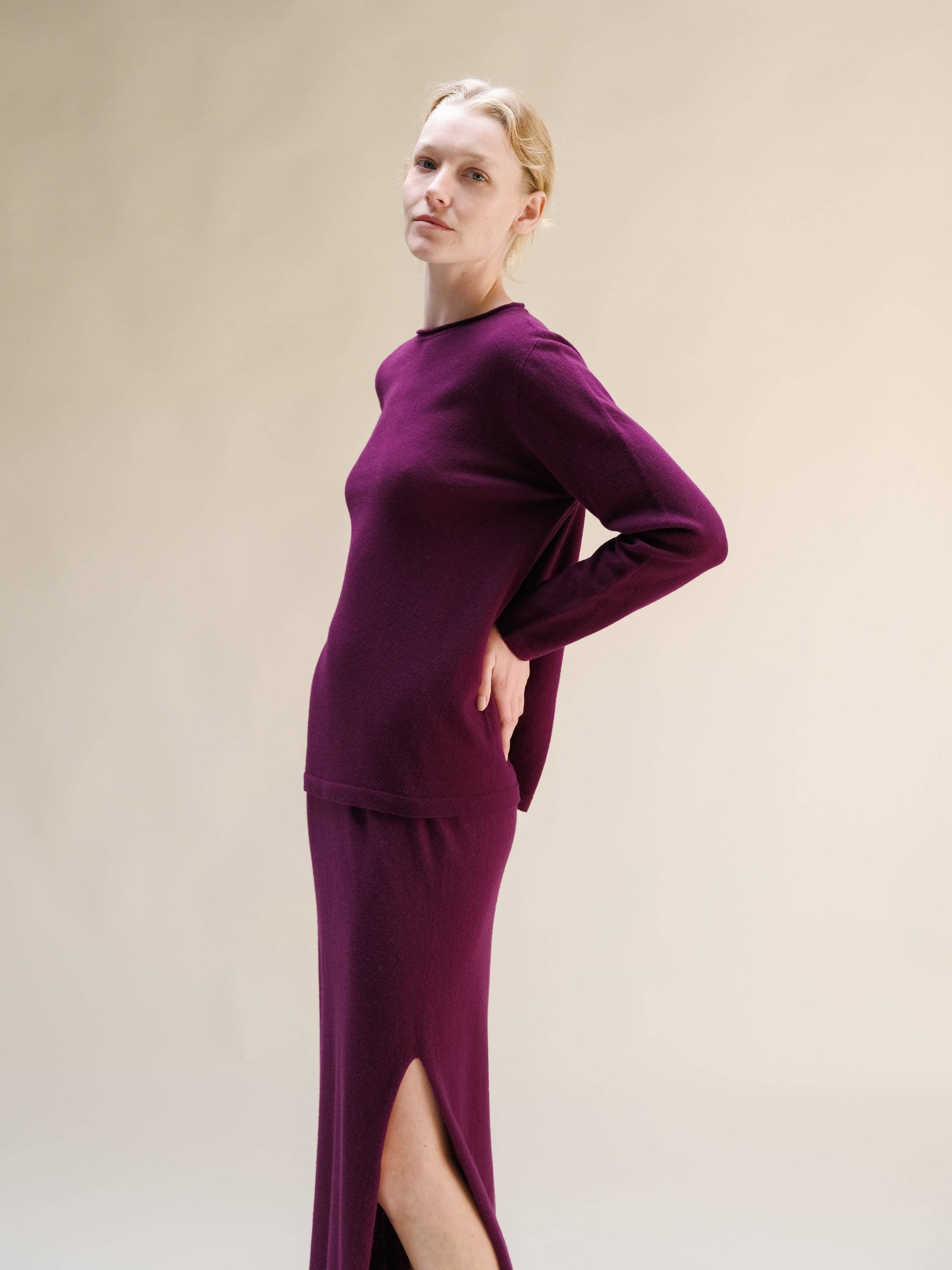 Maglia girocollo in misto cashmere con scollo curl
