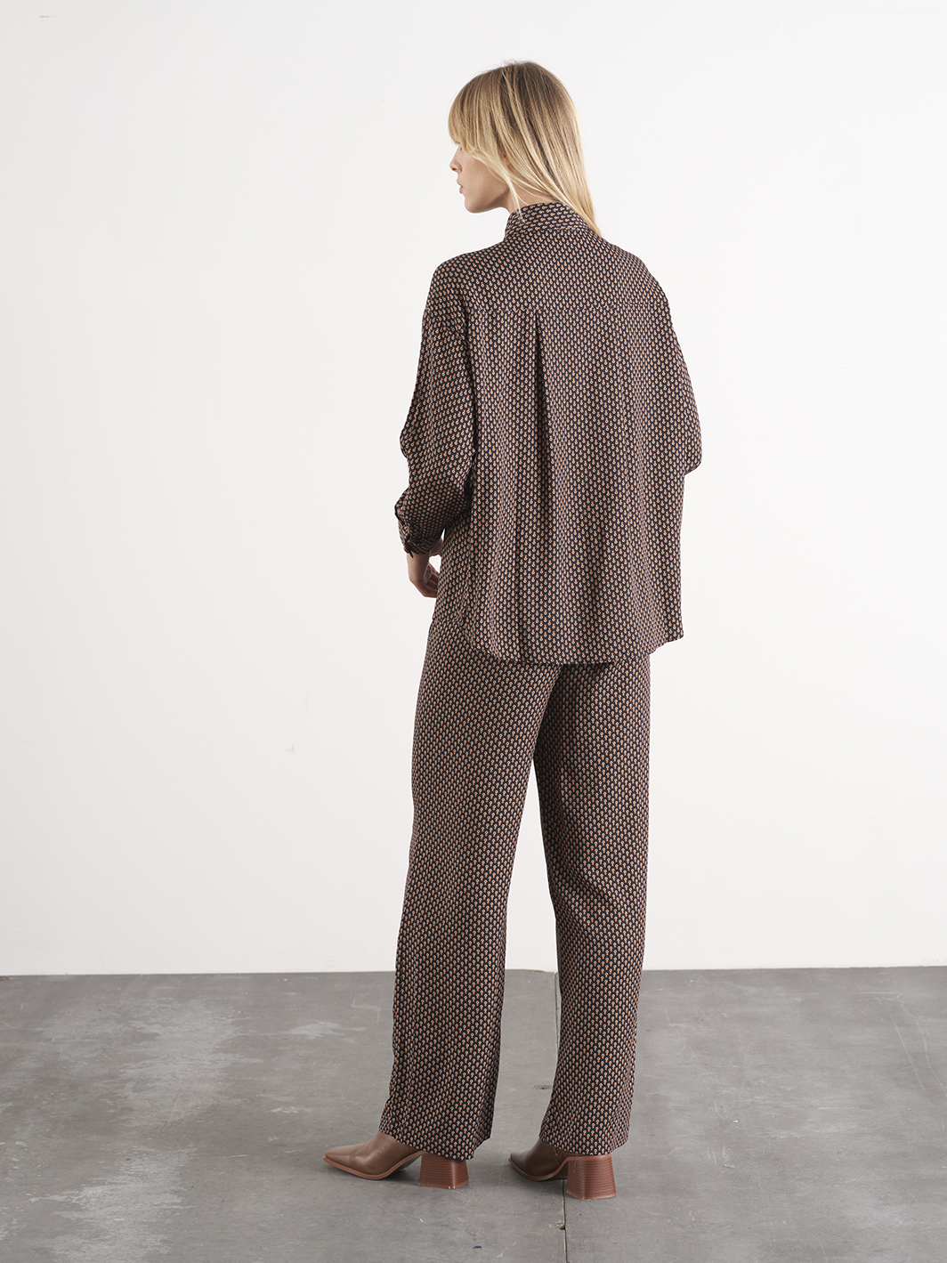 Pantaloni relaxed fit in viscosa stampata