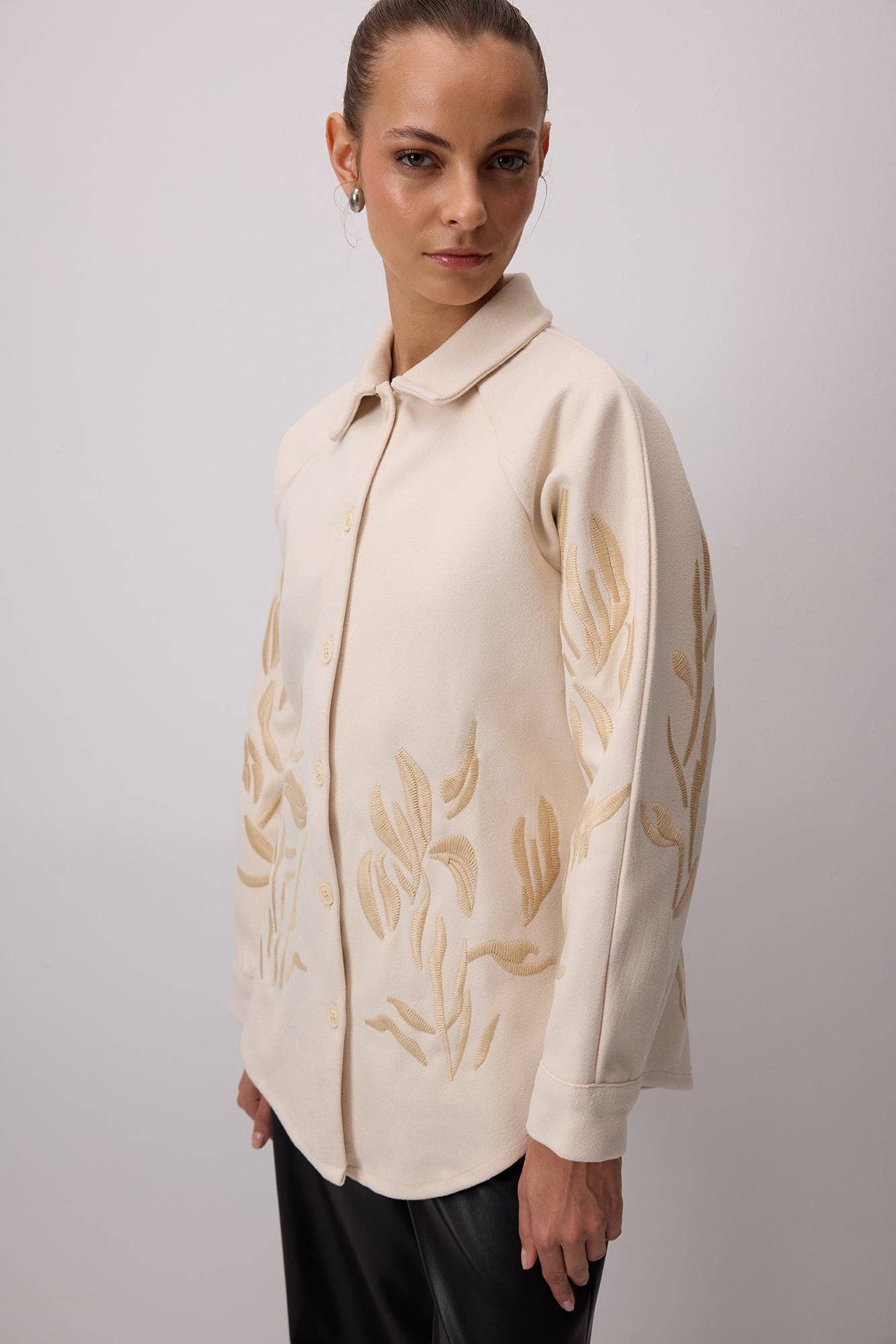 Shacket in lana ricamata Kale