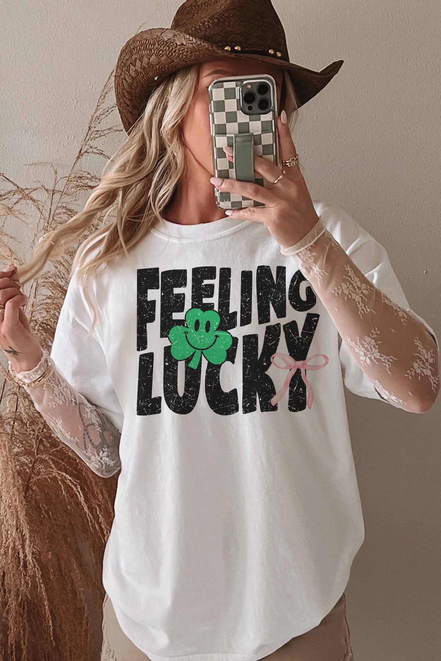 T-shirt oversize grafica "Feeling Lucky"