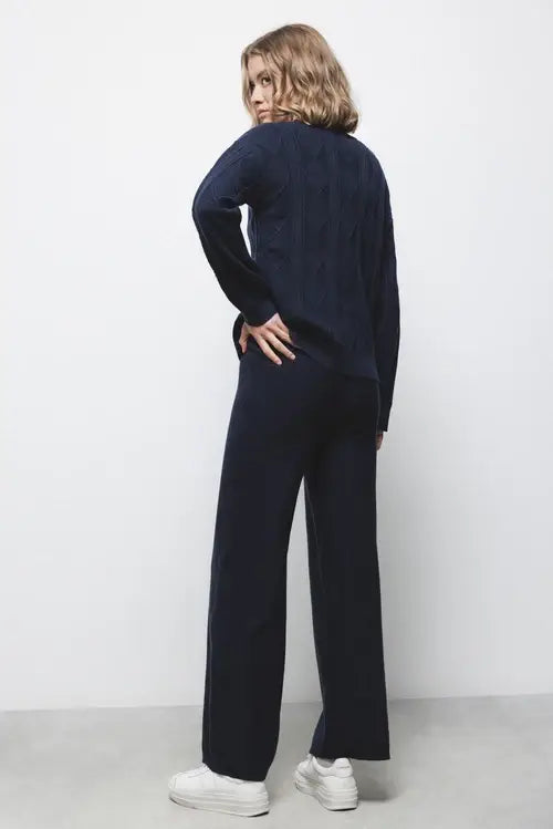 Pantaloni larghi in maglia con dettagli crochet