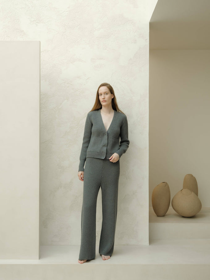 Cardigan in lana merino extrafine a coste