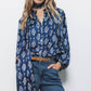 Blusa in raso stampato con bottoni