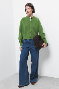 Cardigan in lana a maglia rasata con bottoni a contrasto