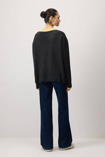 Maglia con colletto a contrasto