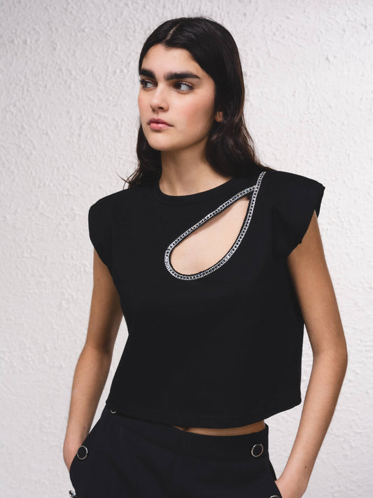 T-shirt corta con cut-out e dettagli gioiello