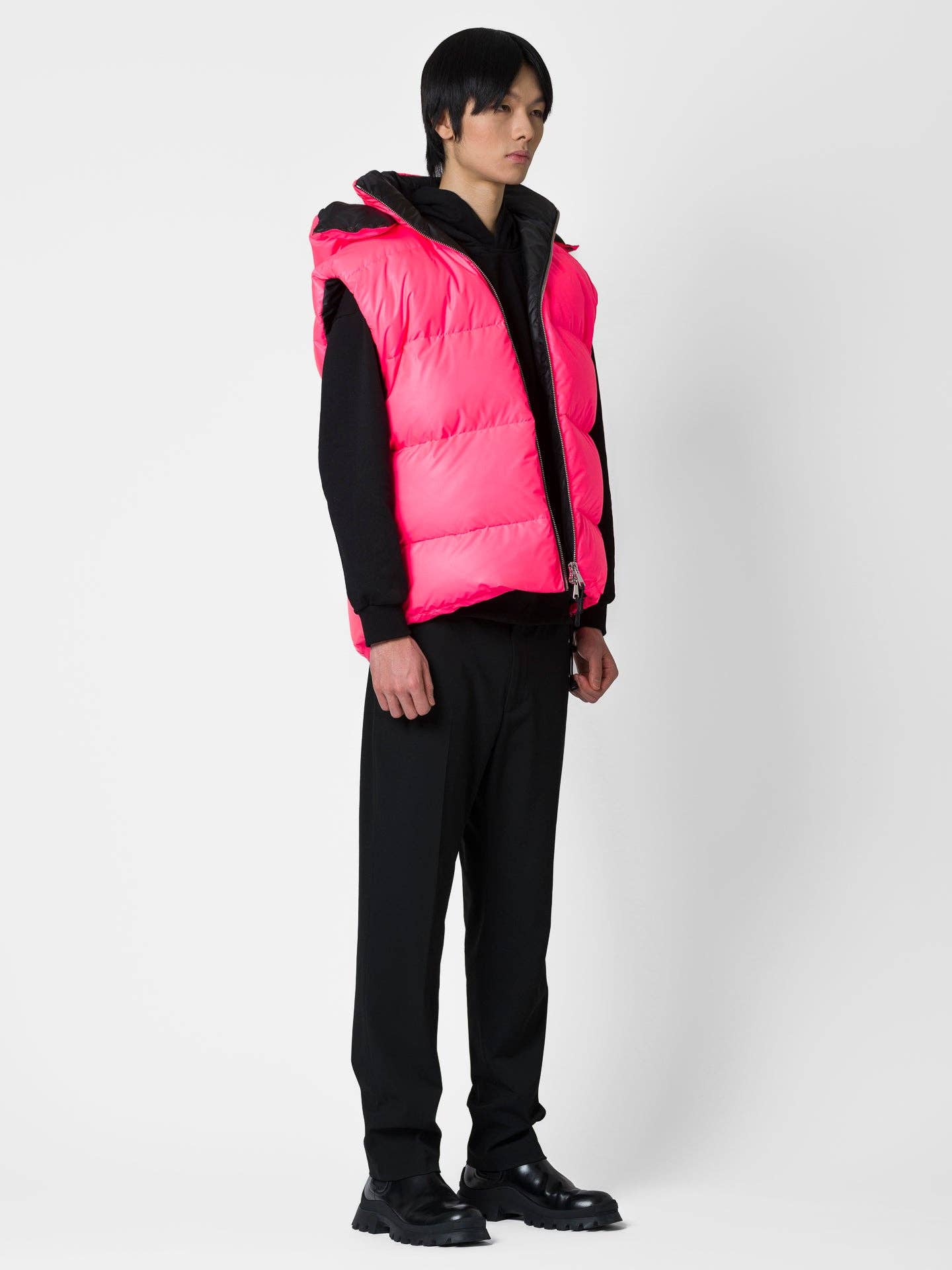 Gilet imbottito fluo con cappuccio removibile