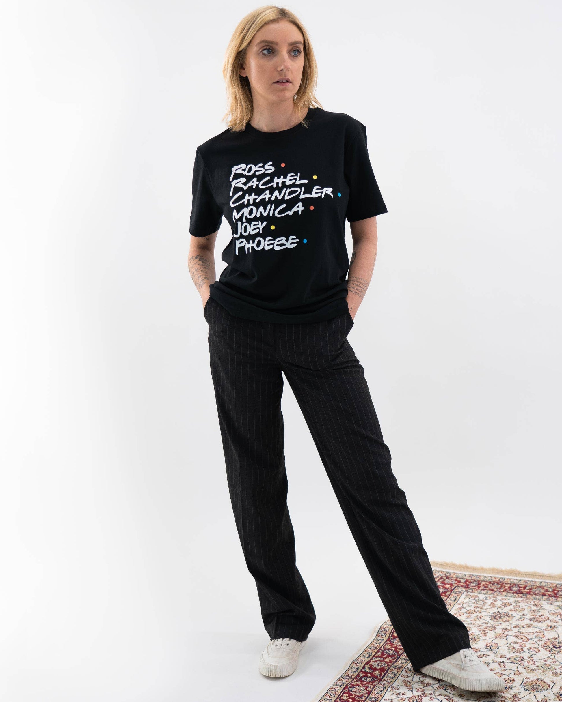 T-shirt Friends nera con grafica