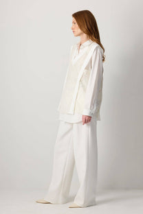 Maglia stratificata in pizzo con scollo a V
