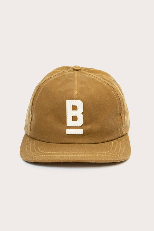 Cappellino in tela cerata con logo ricamato