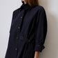 Camicia asimmetrica blu navy con cintura in cotone misto