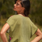 T-shirt stampata floreale con scollo a V