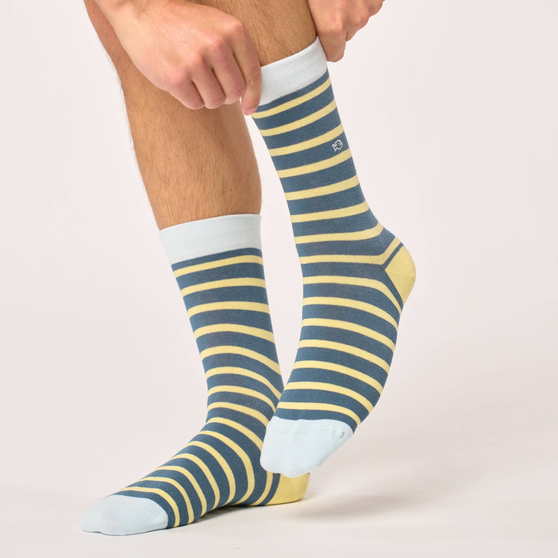 Calzini a righe larghe in cotone pettinato blu petrolio e giallo