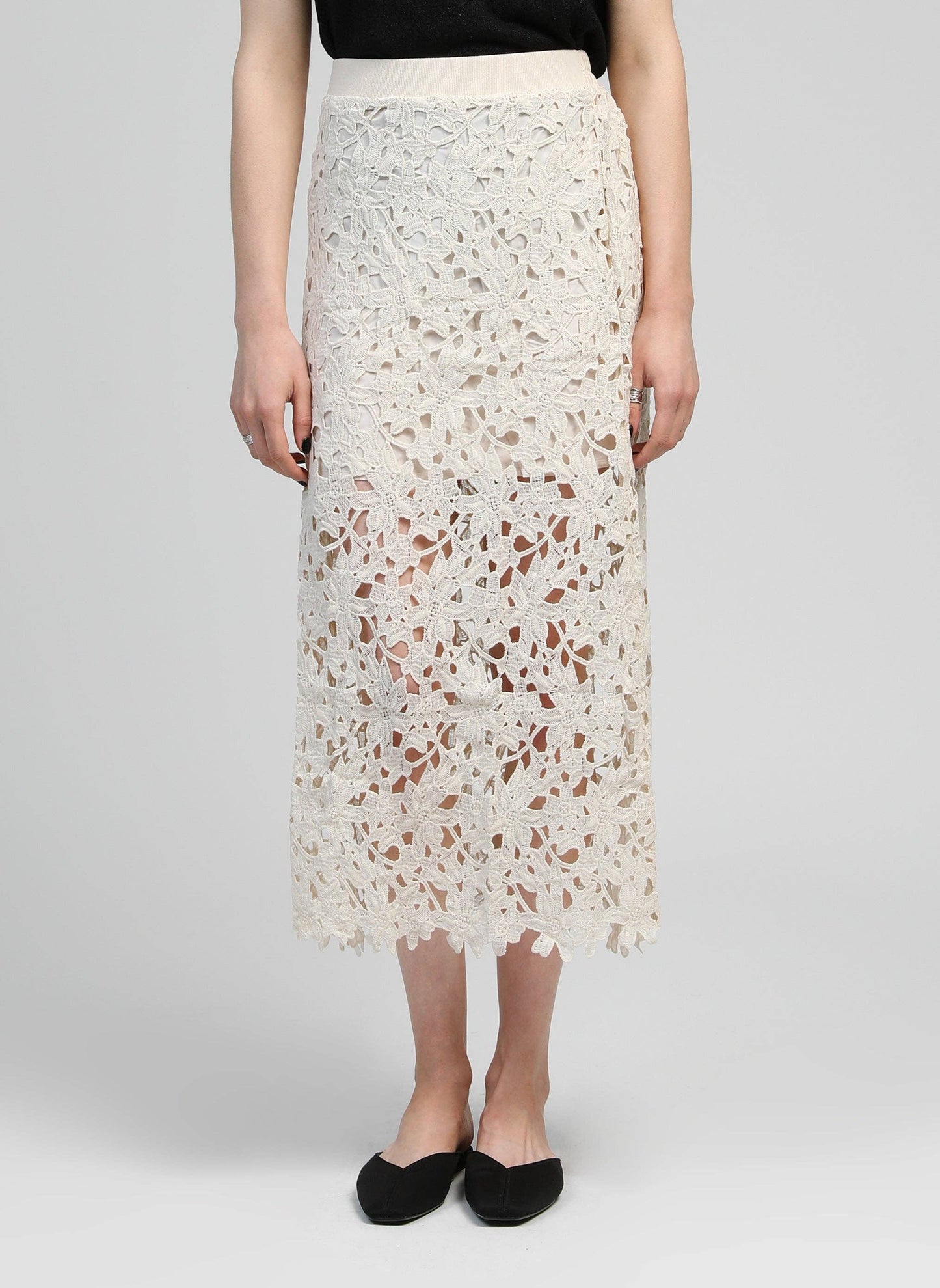 Gonna midi in pizzo floreale a vita alta