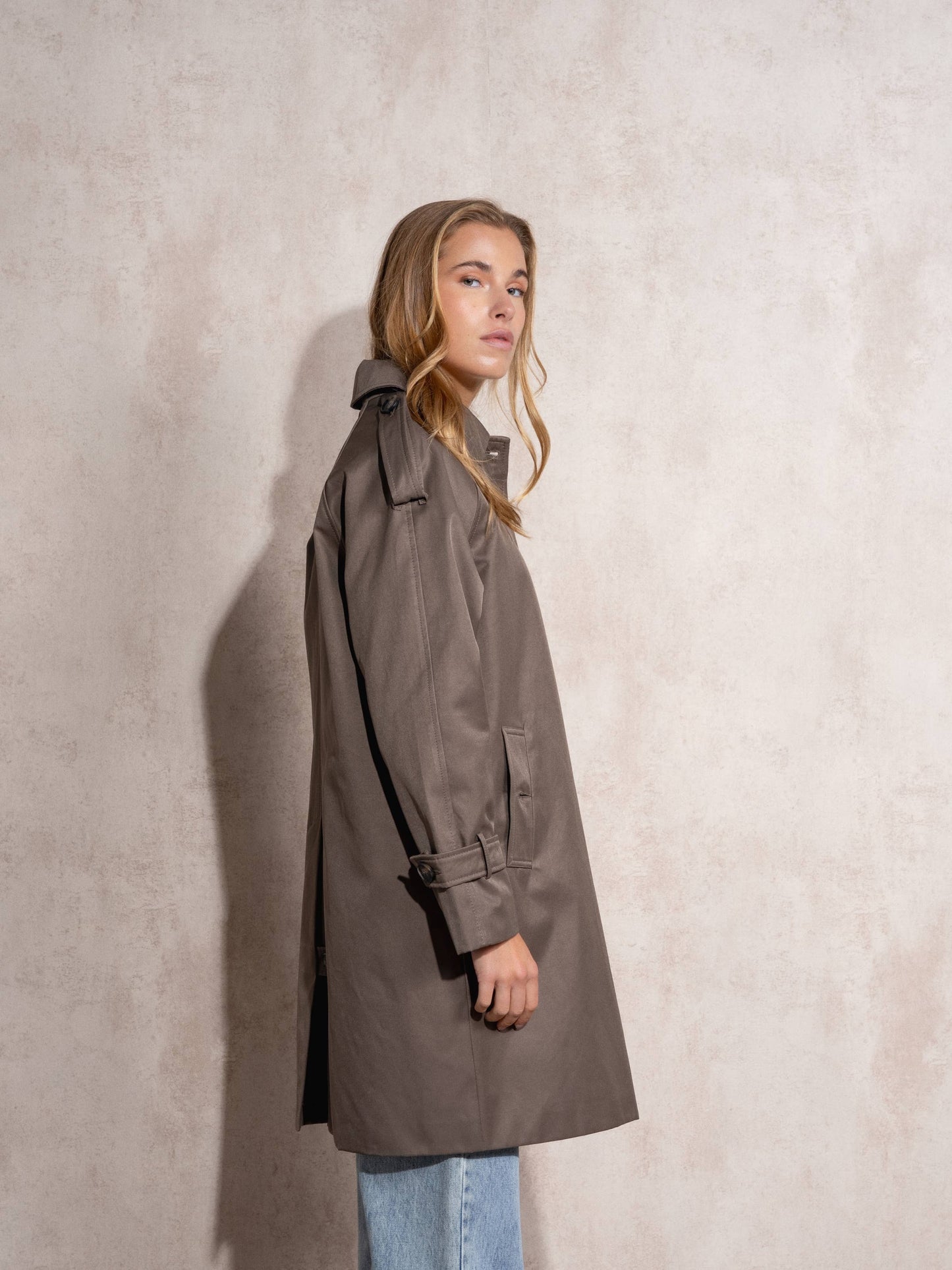 Impermeabile donna con bottoni effetto tartaruga