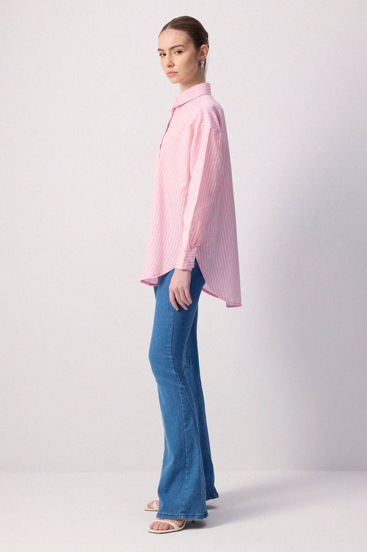 Camicia oversize a righe in misto cotone rosa