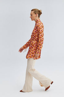 Camicia in raso fantasia geometrica con cintura