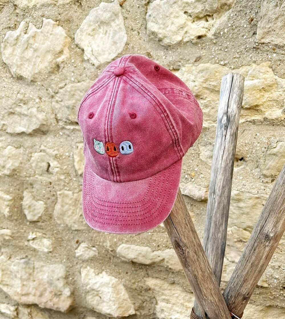 Cappellino ricamato bordeaux effetto vintage