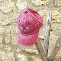 Cappellino ricamato bordeaux effetto vintage