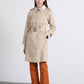 Trench in gabardine beige con cintura e colletto a quadri