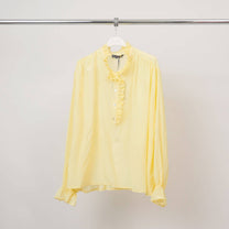 Camicia romantica con collo alto in pizzo