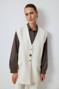 Gilet in crêpe con bottoni