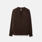 Blusa marrone con coulisse e scollo arricciato