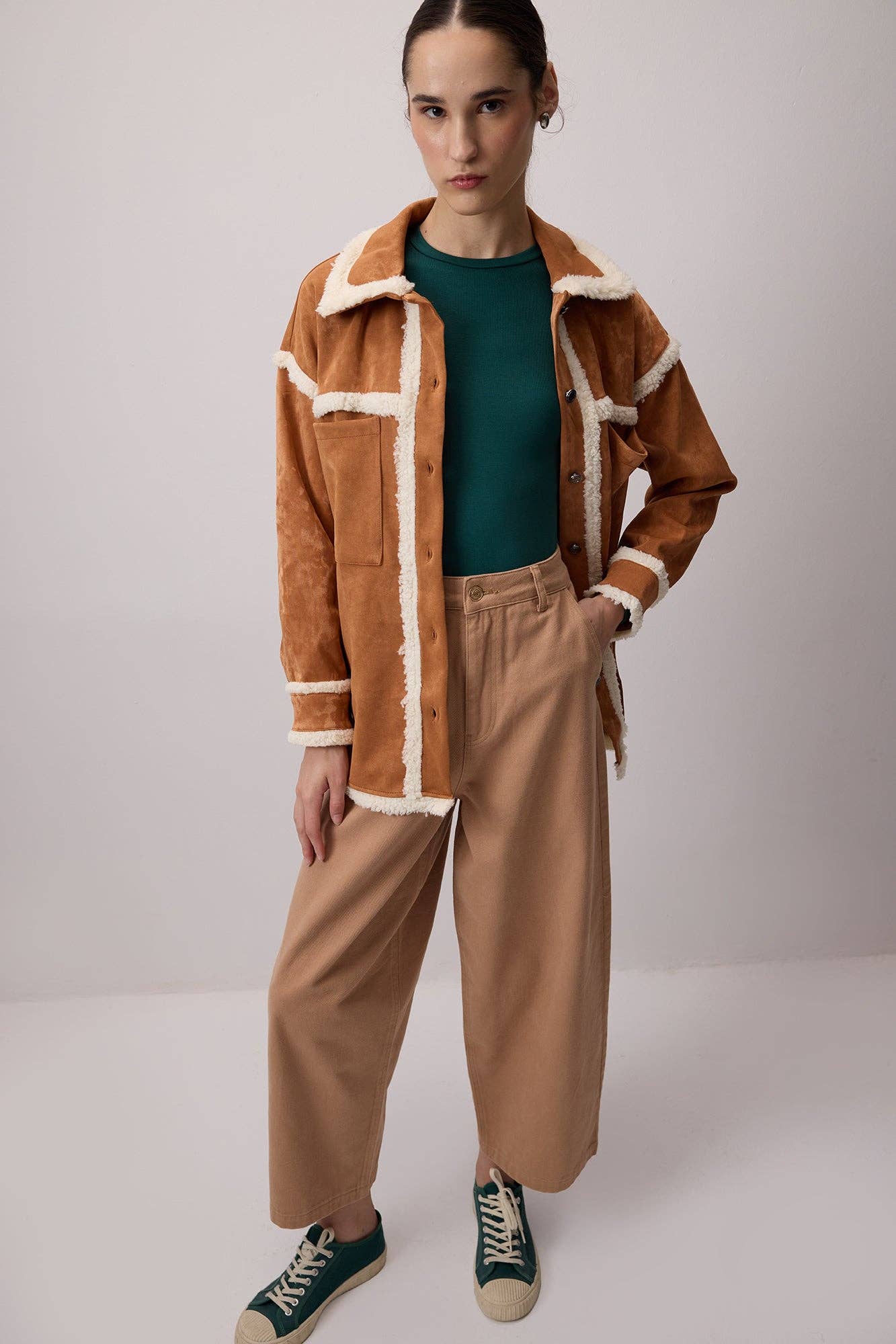 Camicia effetto suede con profili in peluche