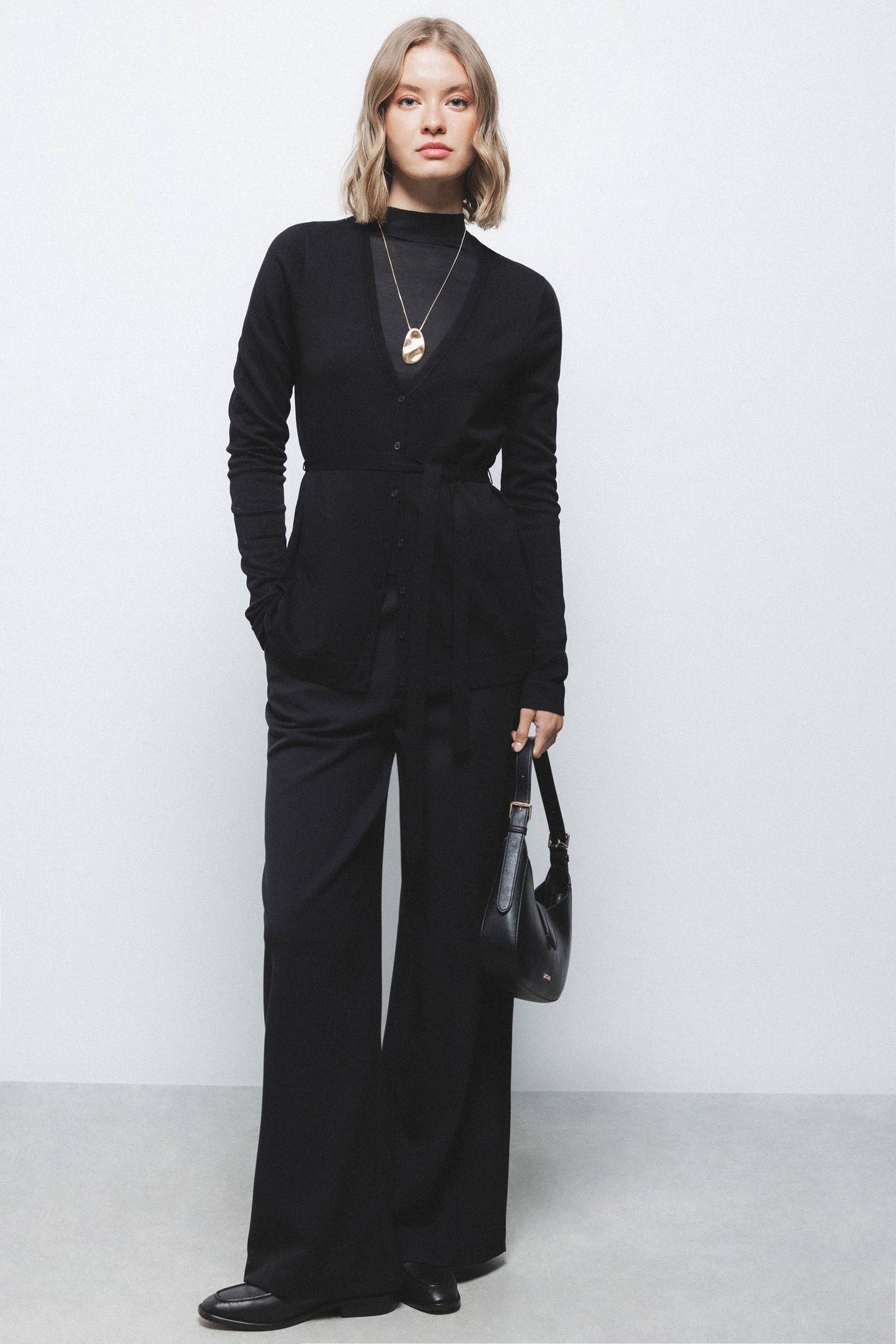 Cappotto cardigan in maglia liscia con cintura