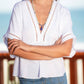Blusa in lino con scollo a V