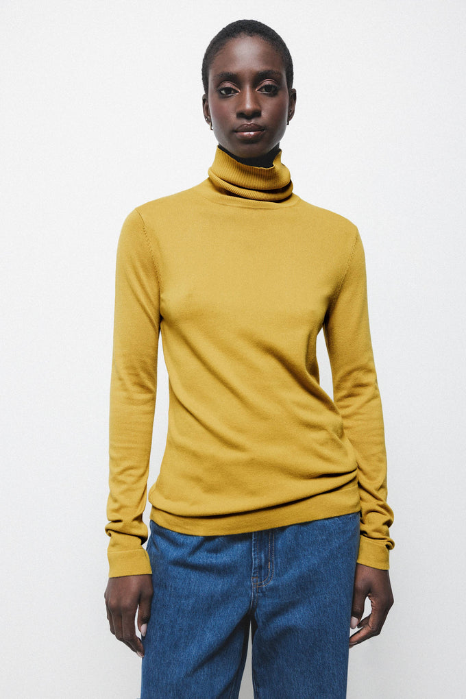 Maglione a collo alto in maglia rasata