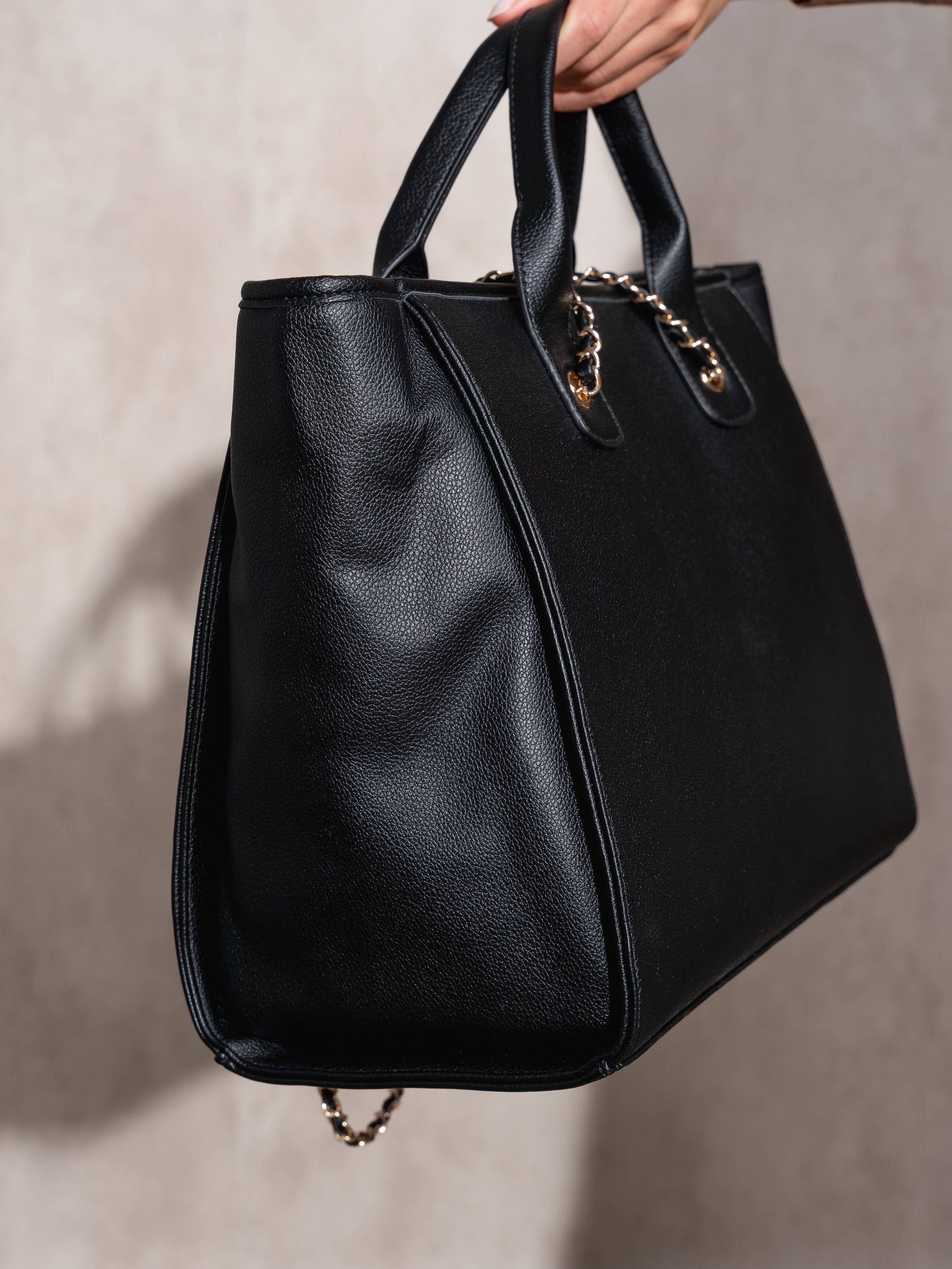 Borsa shopper in ecopelle con manici e catena