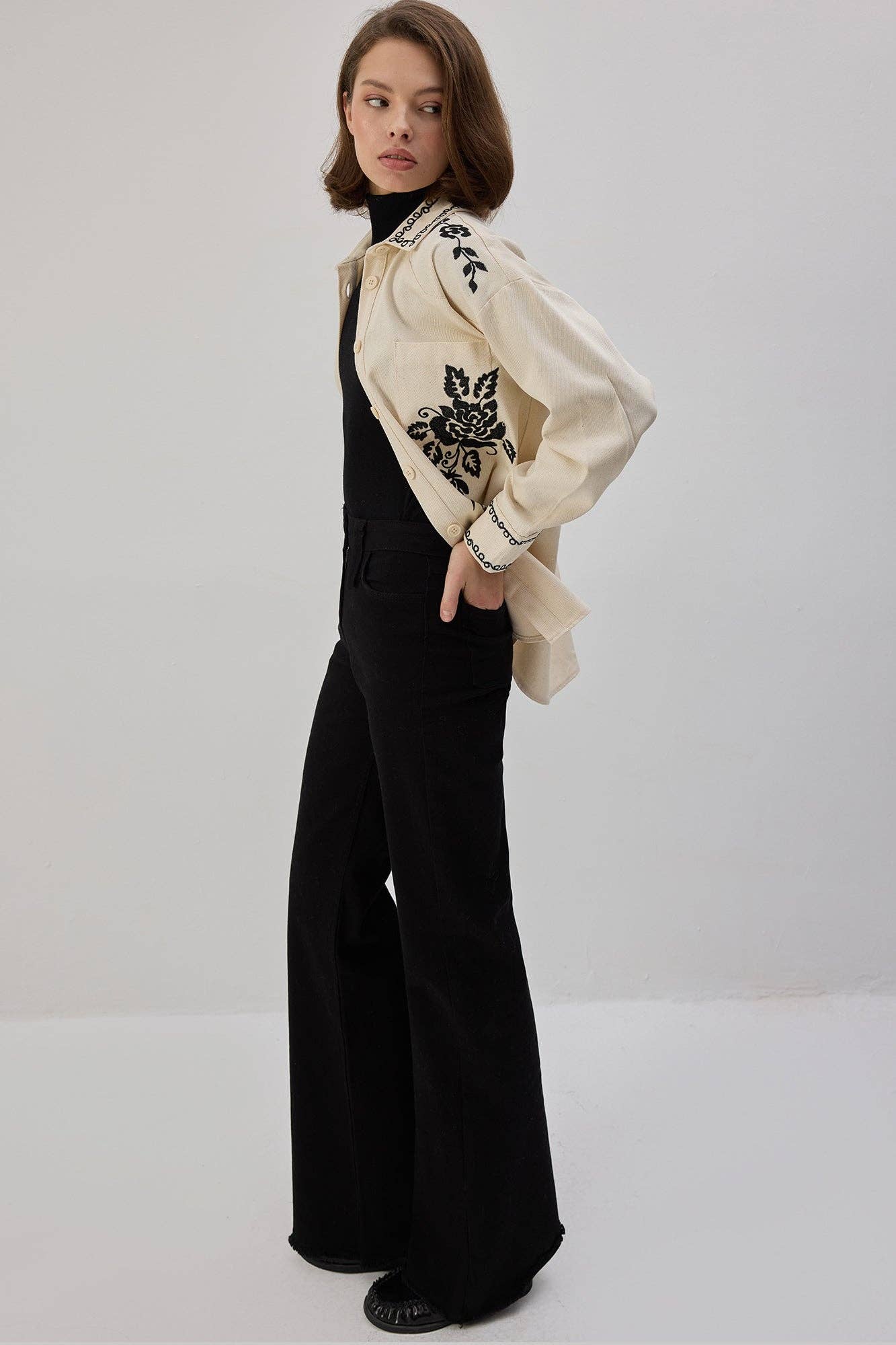Camicia in gabardine ricamata