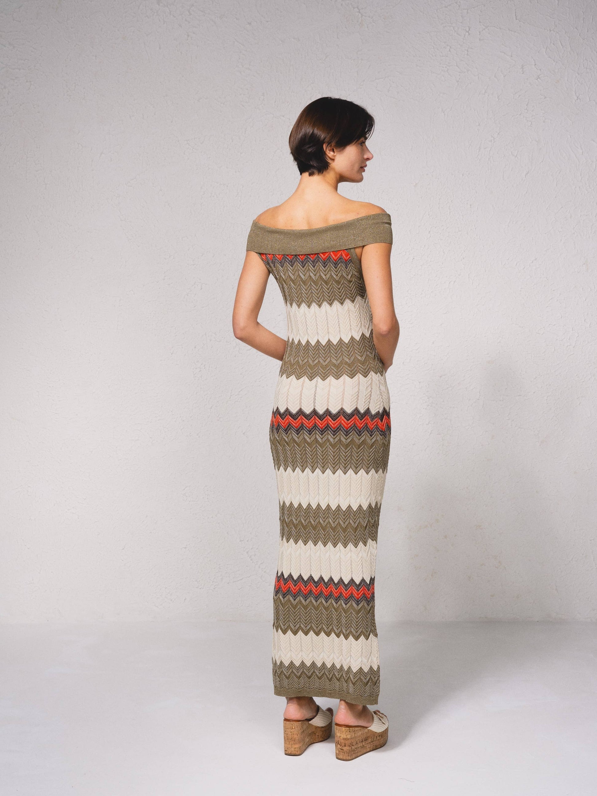 Vestito lungo aderente in rete brillante con lurex