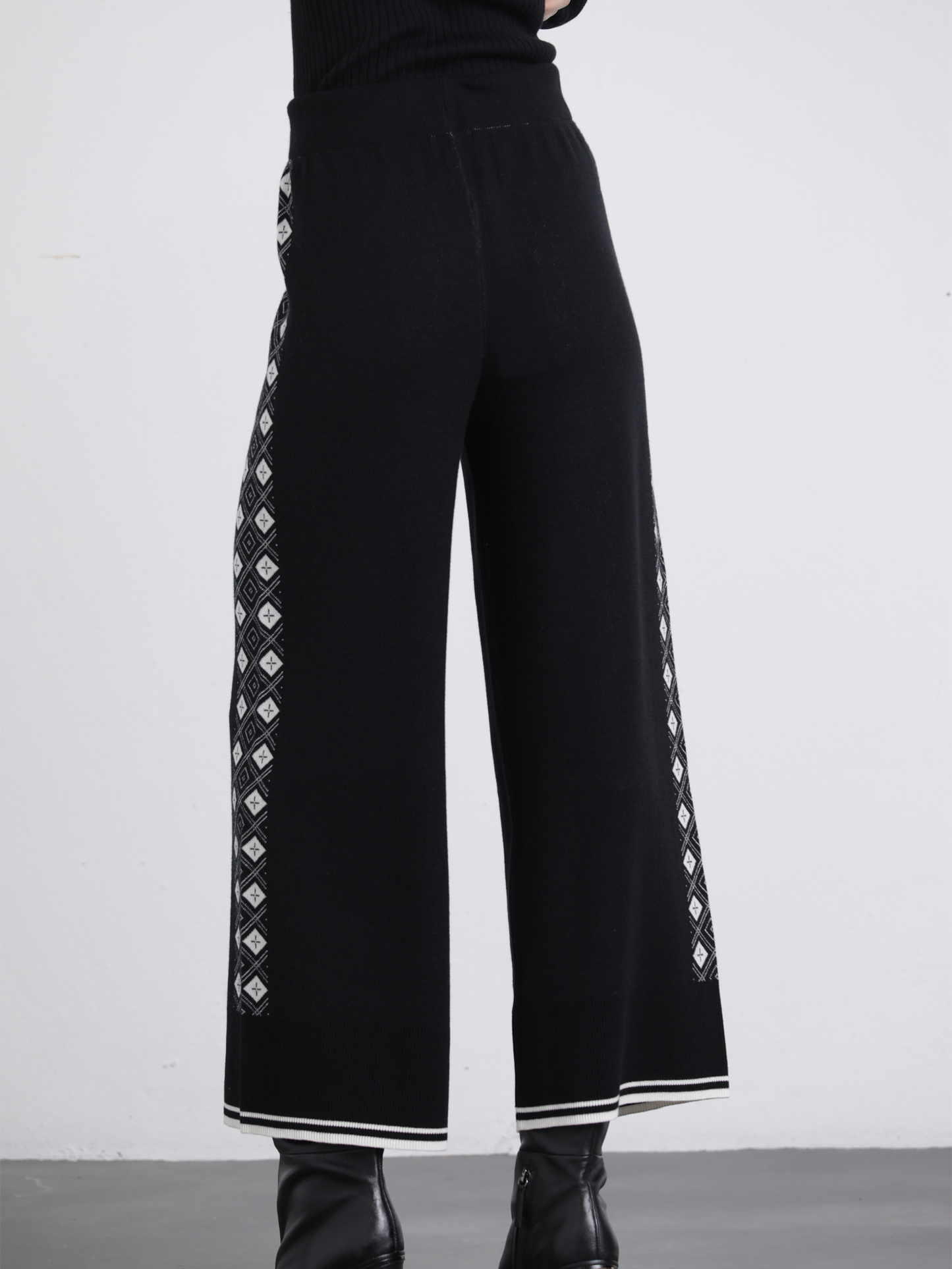 Pantaloni a palazzo jacquard con motivo geometrico