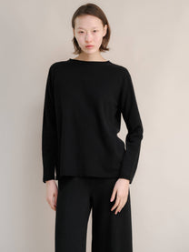 Maglia girocollo in misto cashmere con scollo curl