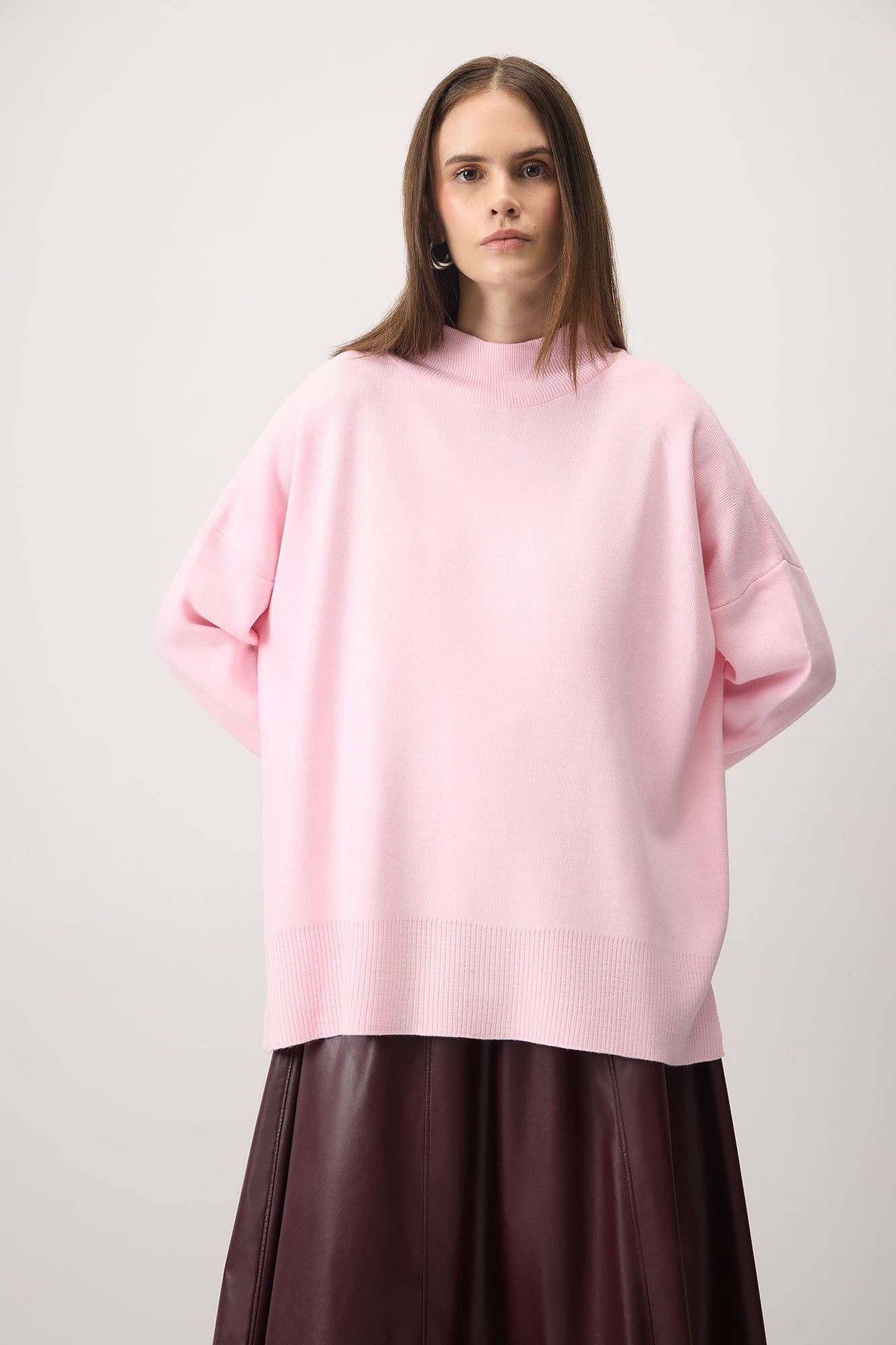 Maglione basic a collo alto in maglia rosa