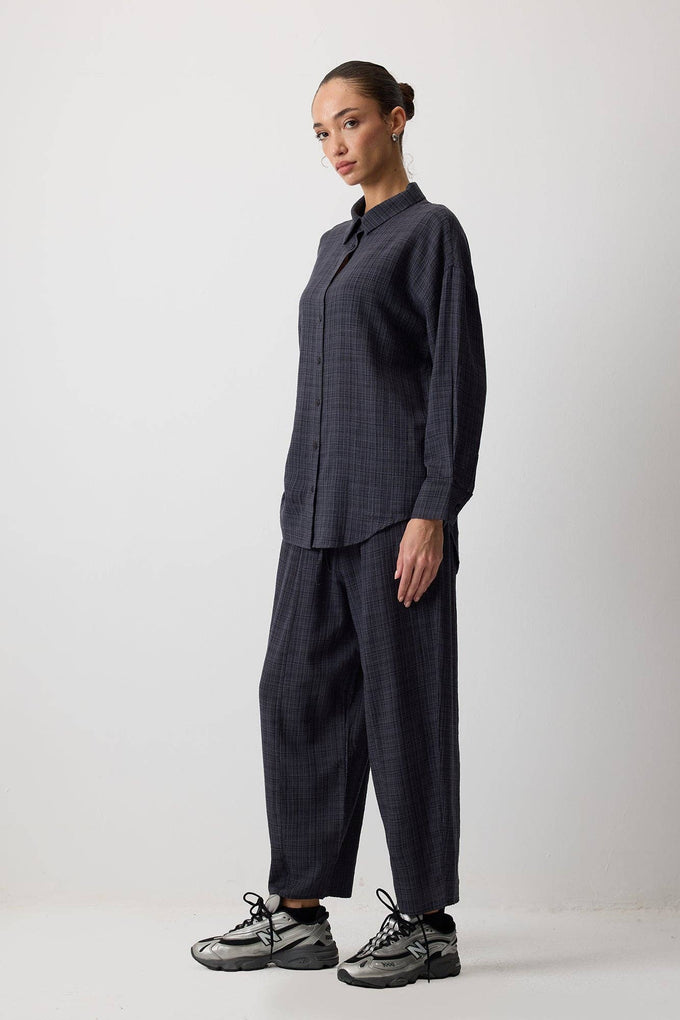 Completo donna camicia e pantaloni a quadri