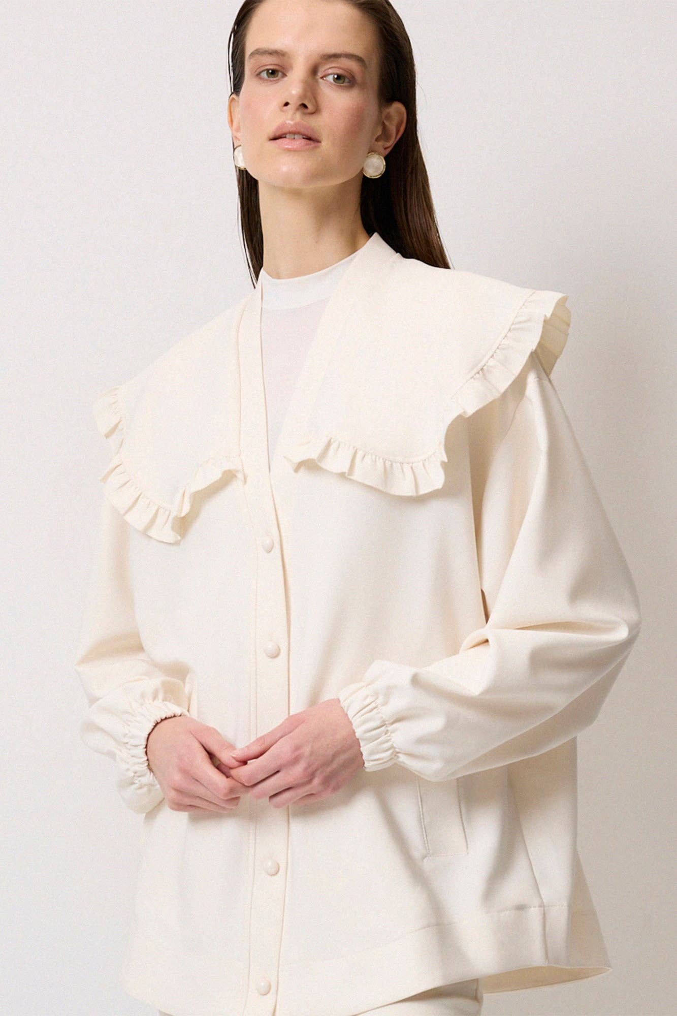 Cardigan in crêpe con collo ampio