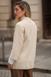 Cappotto strutturato in lana con collo alto